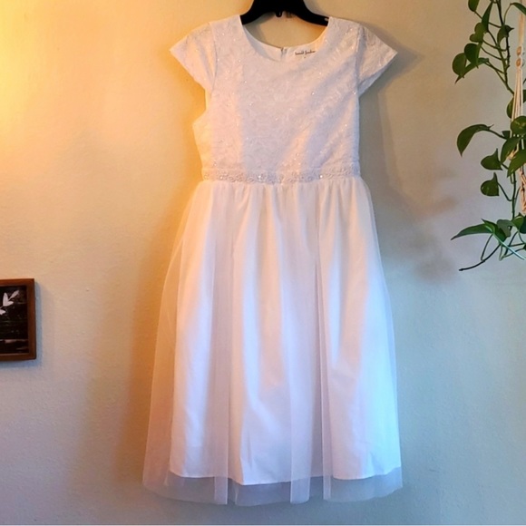 Little Girl’s Size 16.5 Communion Dress - Picture 1 of 7